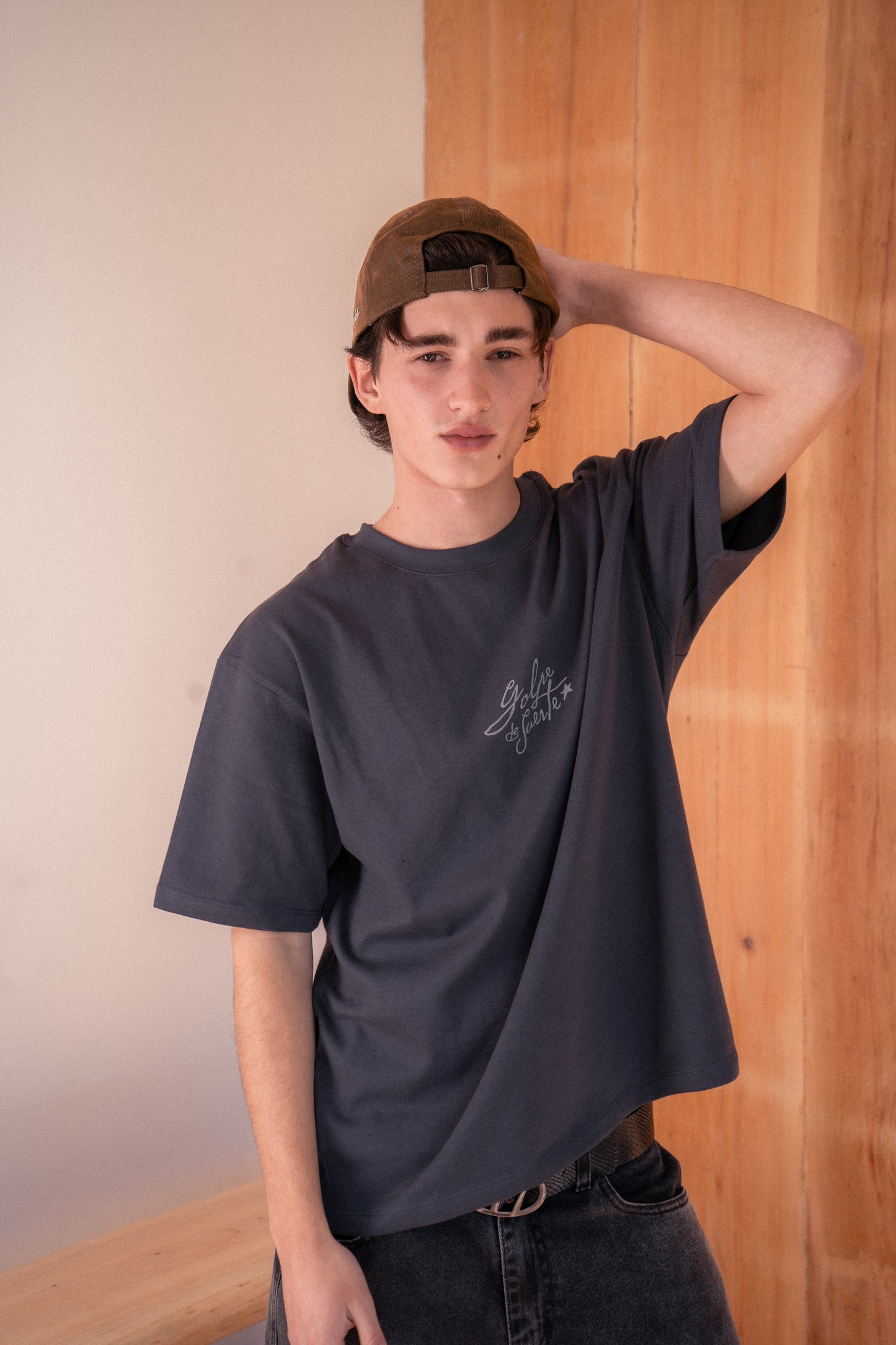 Remera Golpe de Suerte Gris