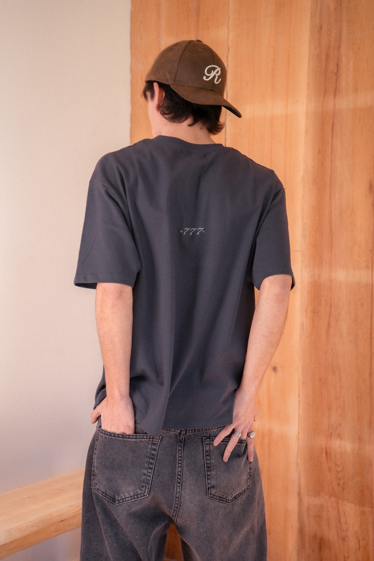 Remera Golpe de Suerte Gris