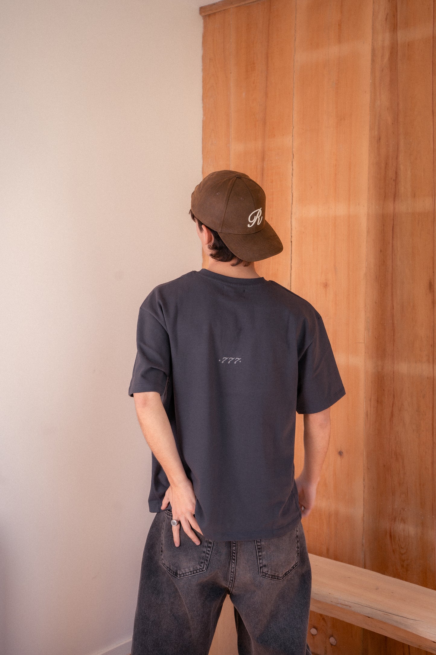 Remera Golpe de Suerte Gris