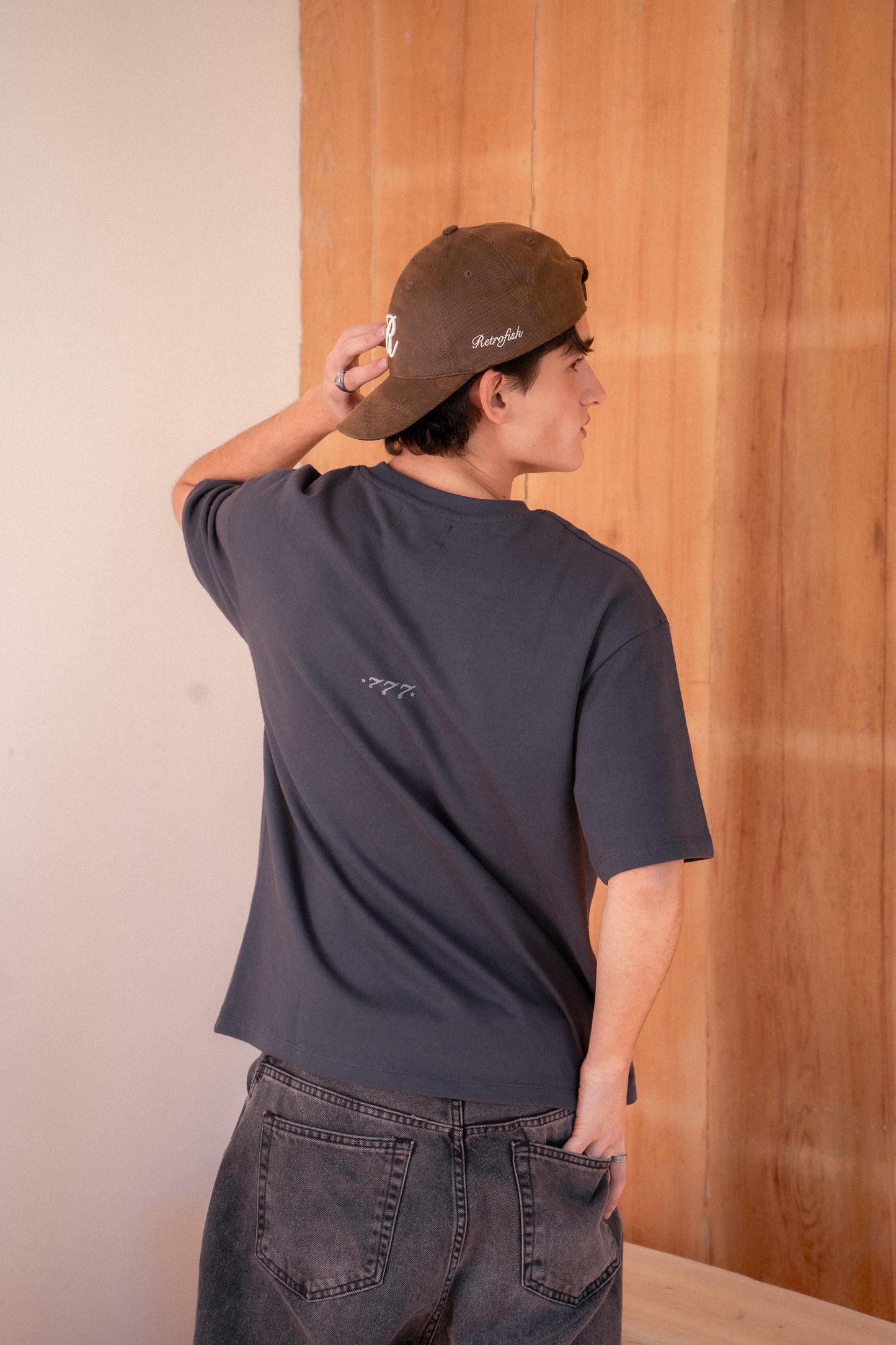 Remera Golpe de Suerte Gris