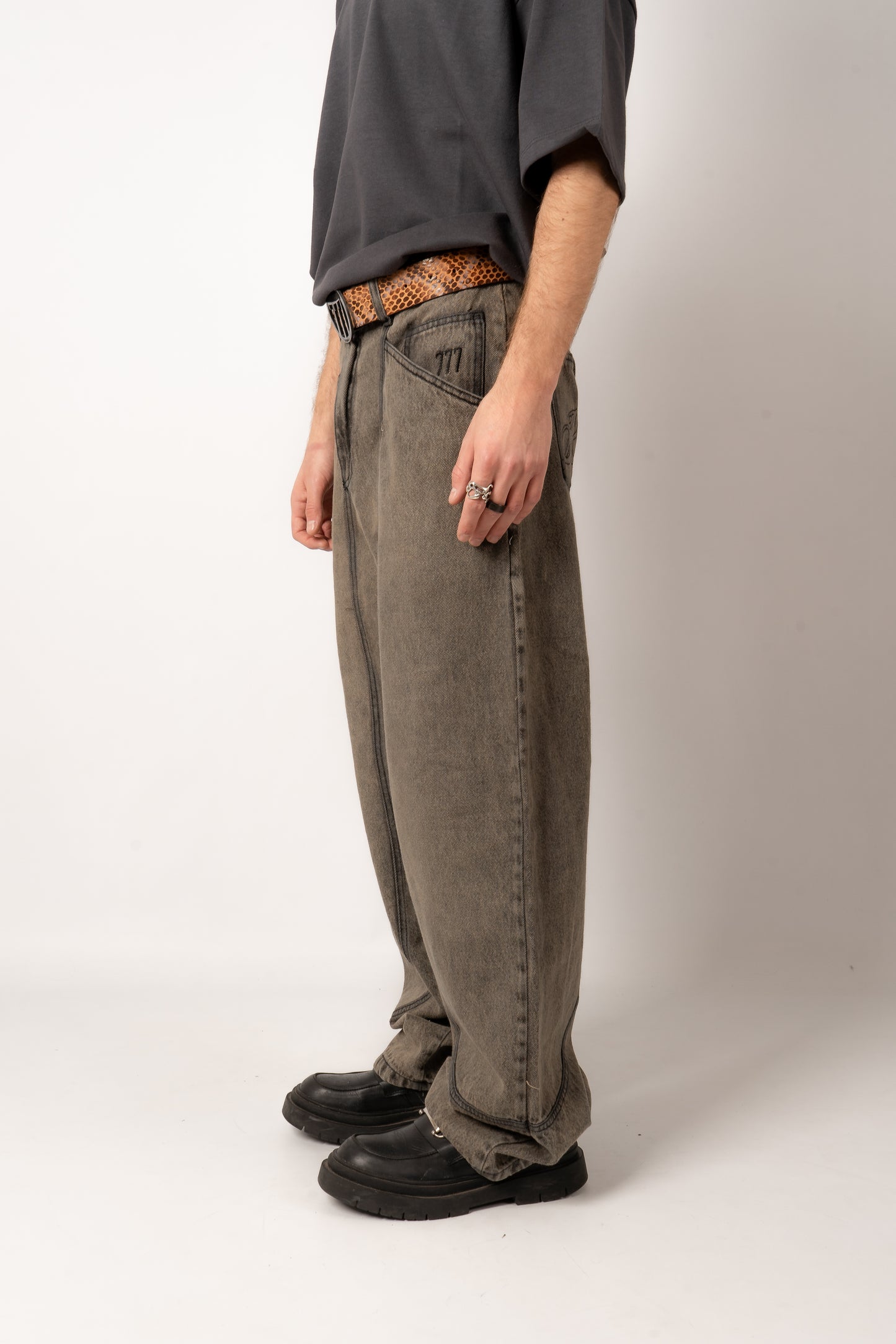 Pantalón Denim Costuras