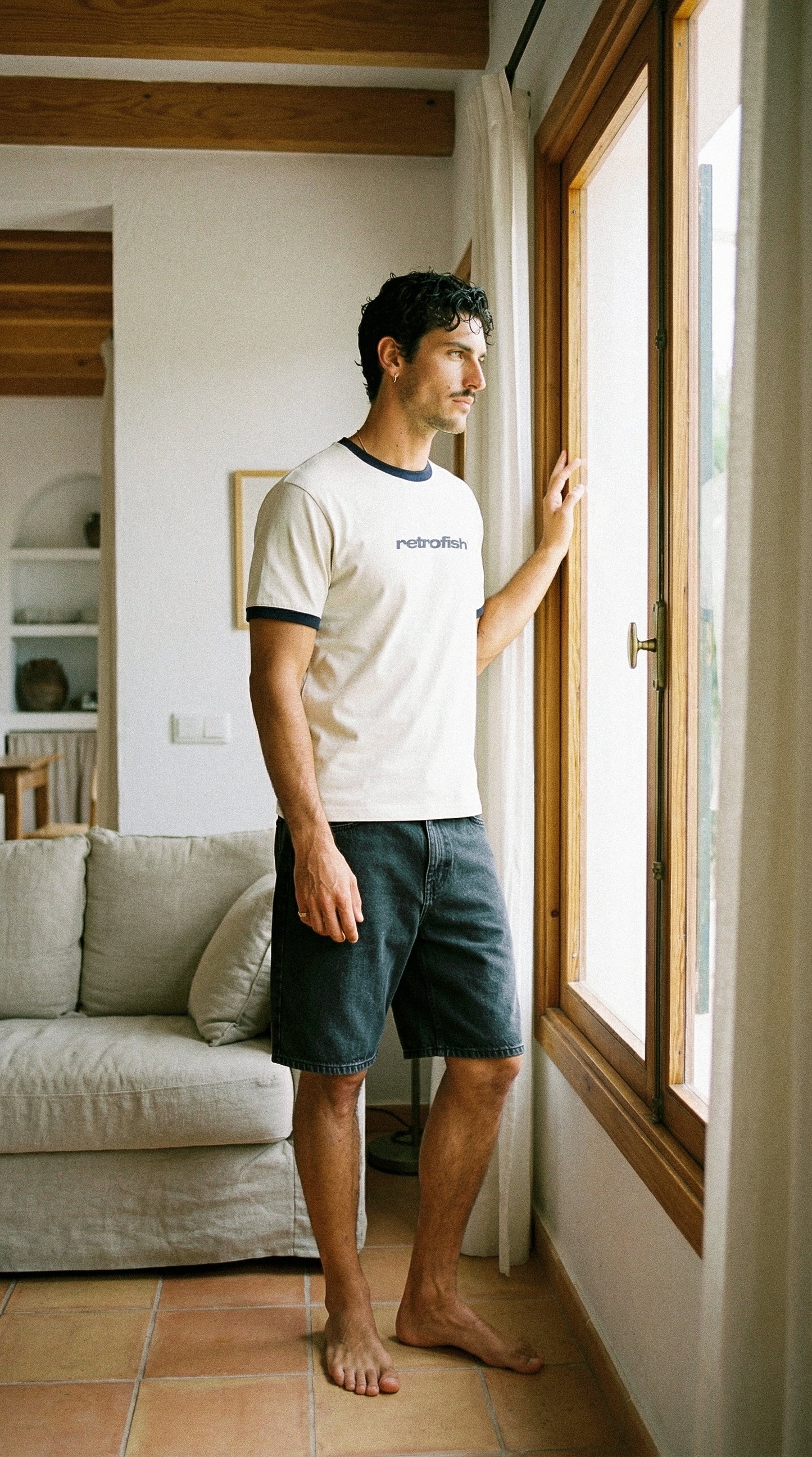 Remera Retrofish Core Crudo