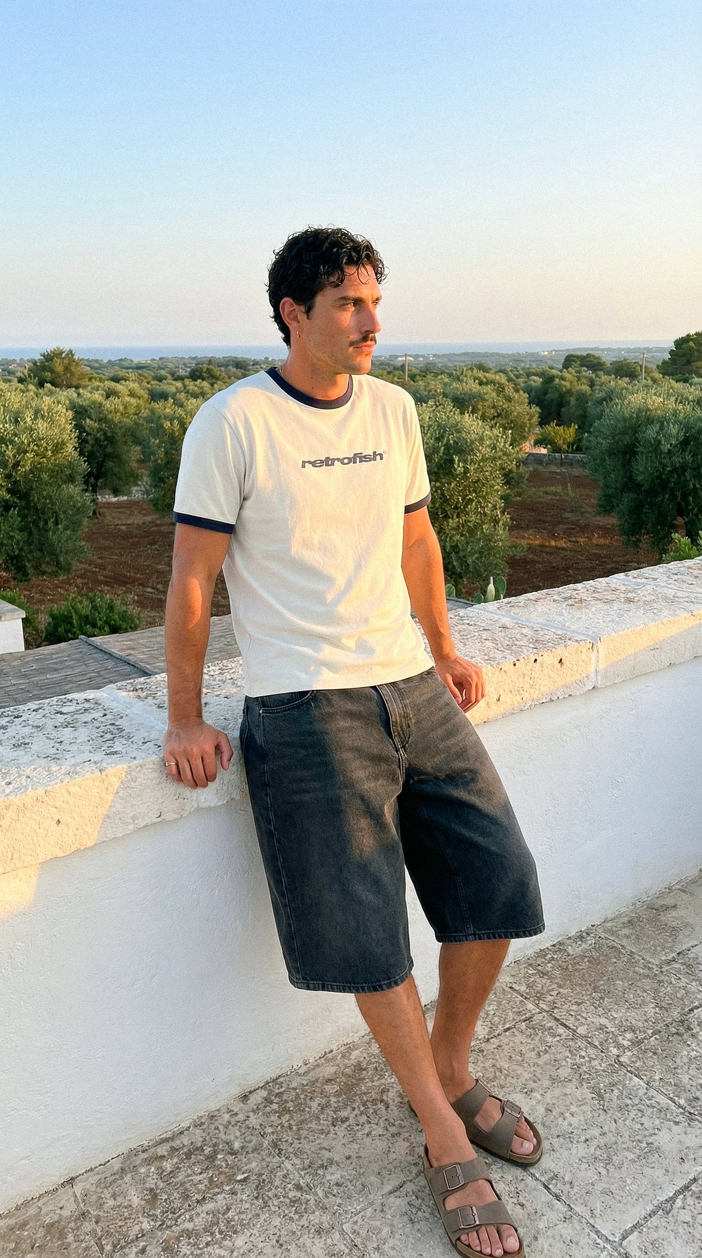 Remera Retrofish Core Crudo